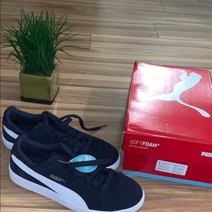 Puma Men’s 9.5 sneaker; brand new